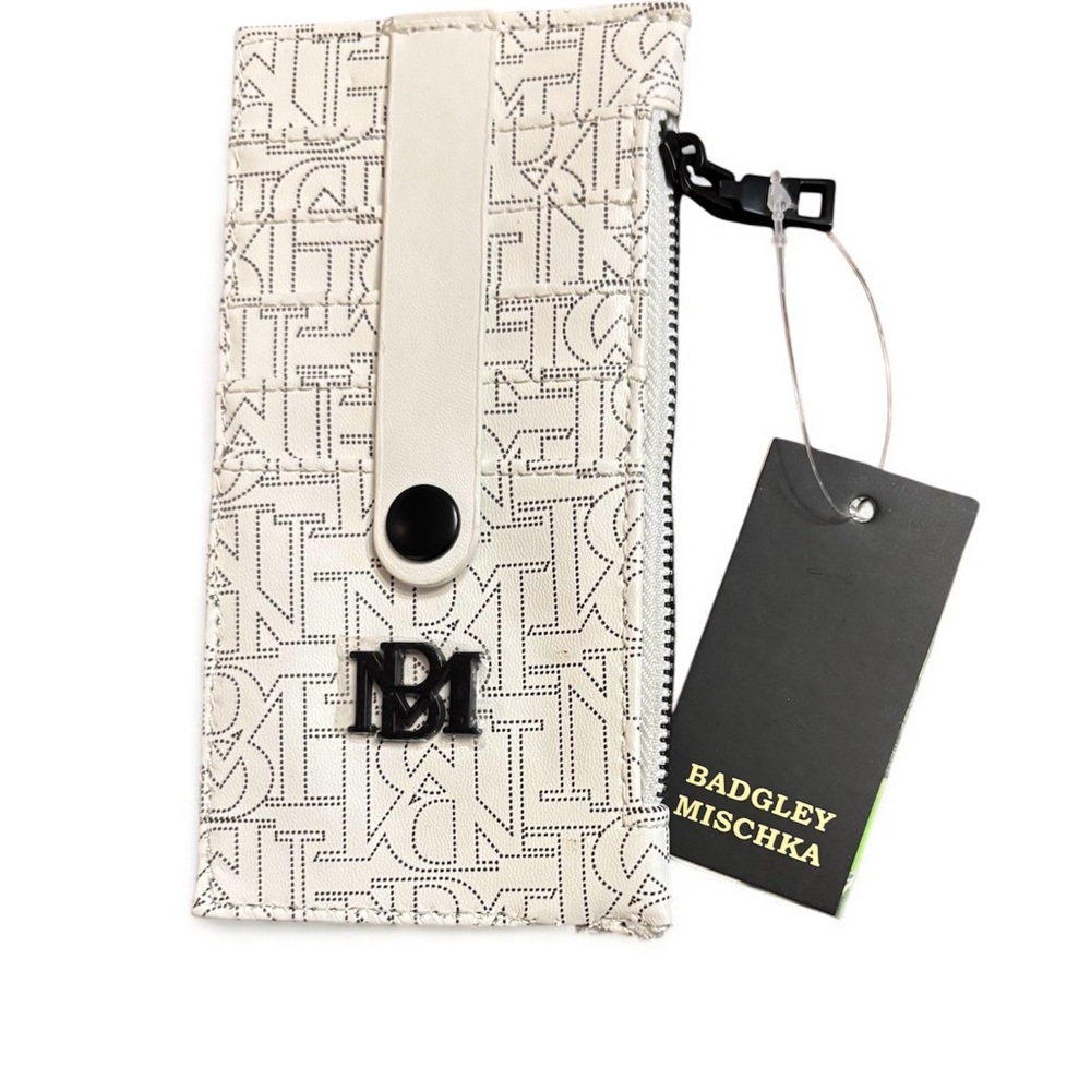 NWT Badgley Mischka Cream Monogram Card Holder
